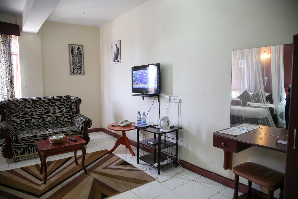 Chester Hotel Nakuru Exterior photo
