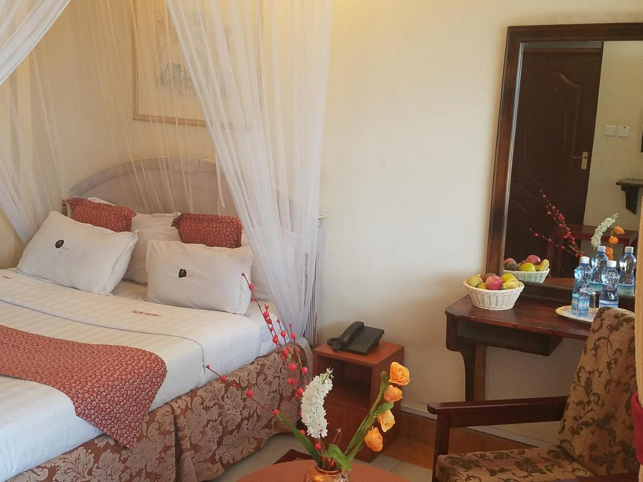 Chester Hotel Nakuru Exterior photo